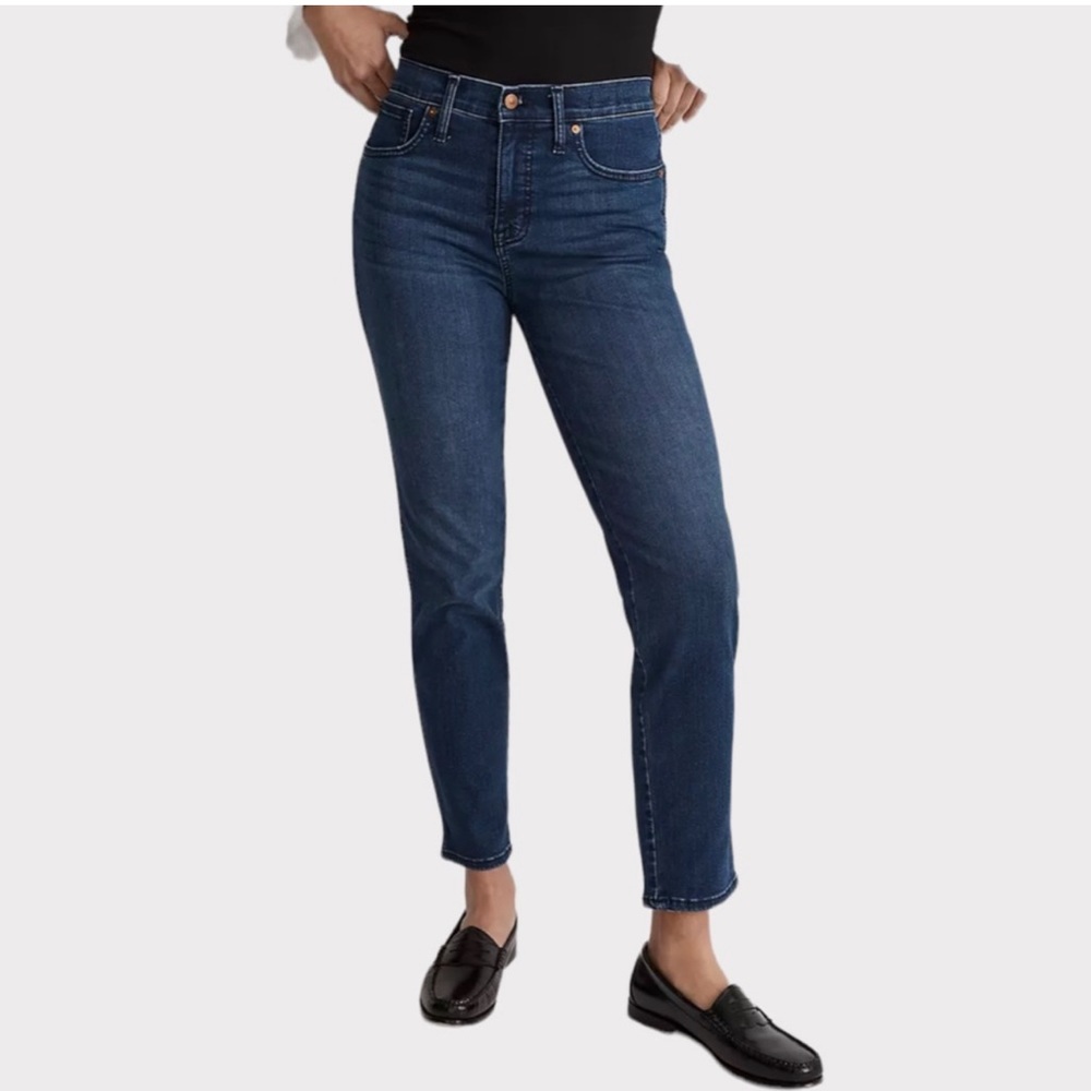 Madewell Mid-rise Tall Stovepipe jeans in Dahil wash.